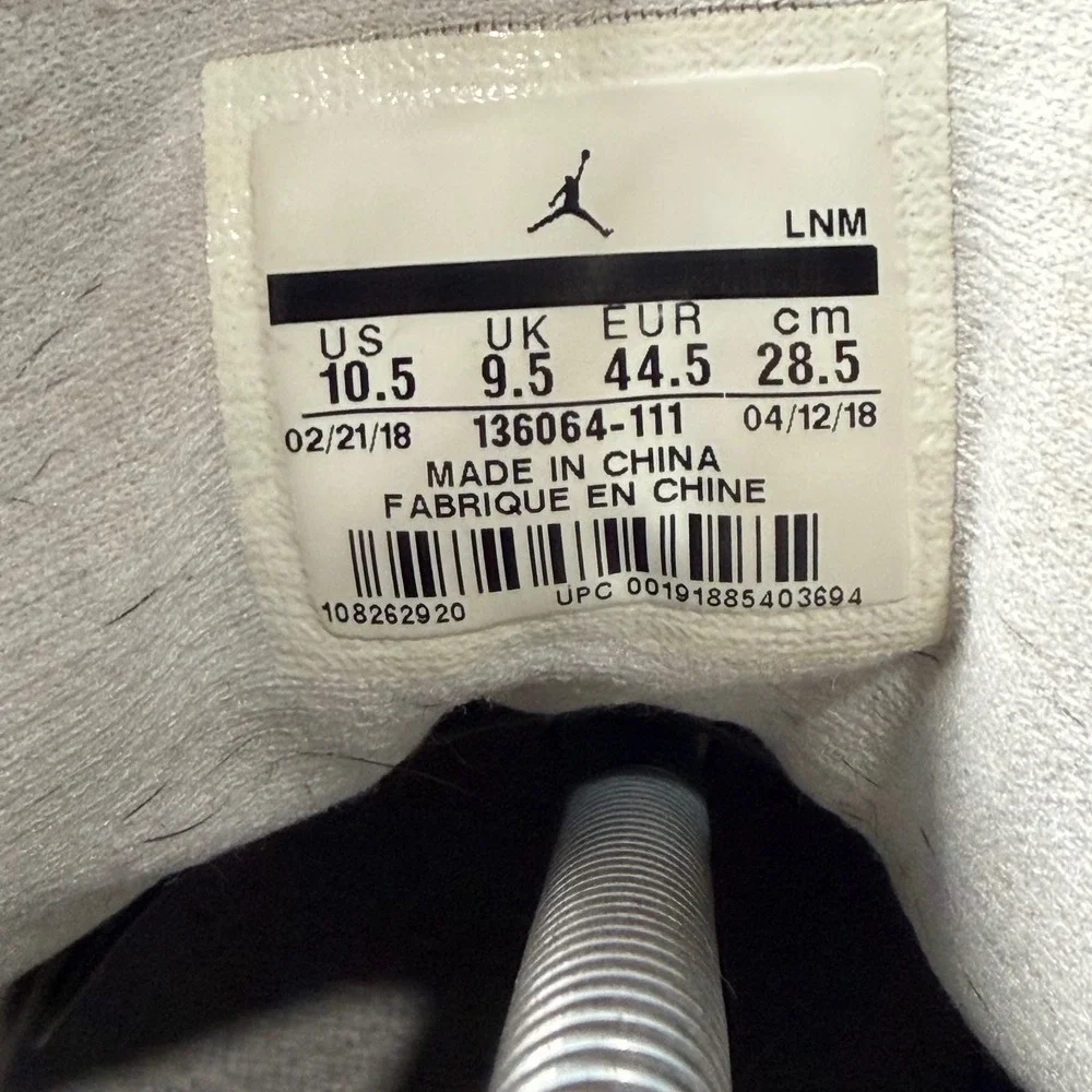 B- Air Jordan 3 Retro Pure White 2018 Mens Sneakers 136064-111 Size 10.5 White